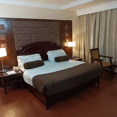 Owu Crown Hotel Ibadan Exterior photo