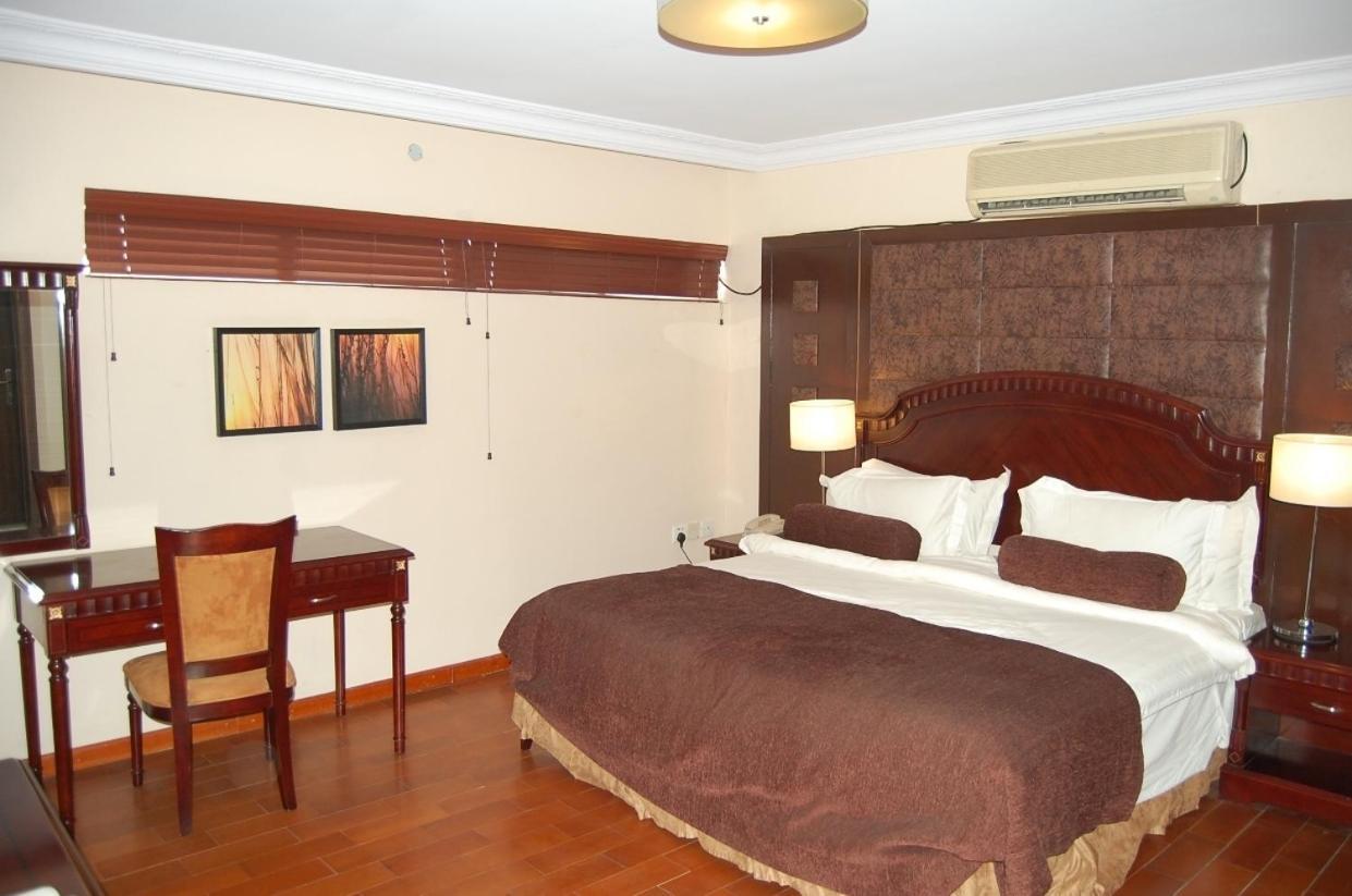 Owu Crown Hotel Ibadan Room photo
